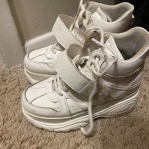 Catwalk white platform sneakers